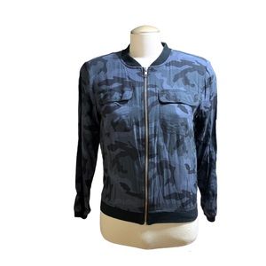 American Eagle Outfitters Camo Gray Lightweight Bomber Jacket Size Small